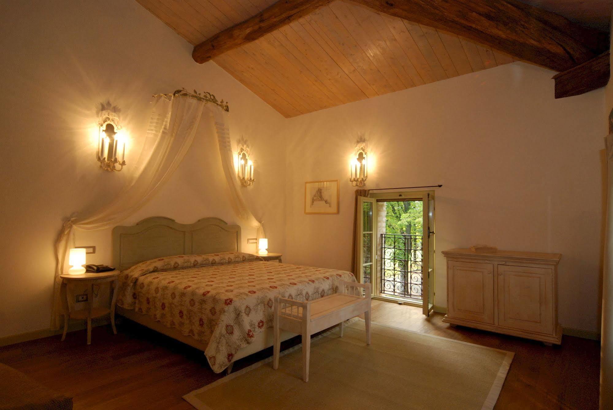 Locanda Del Re Guerriero San Pietro in Cerro ภายนอก รูปภาพ