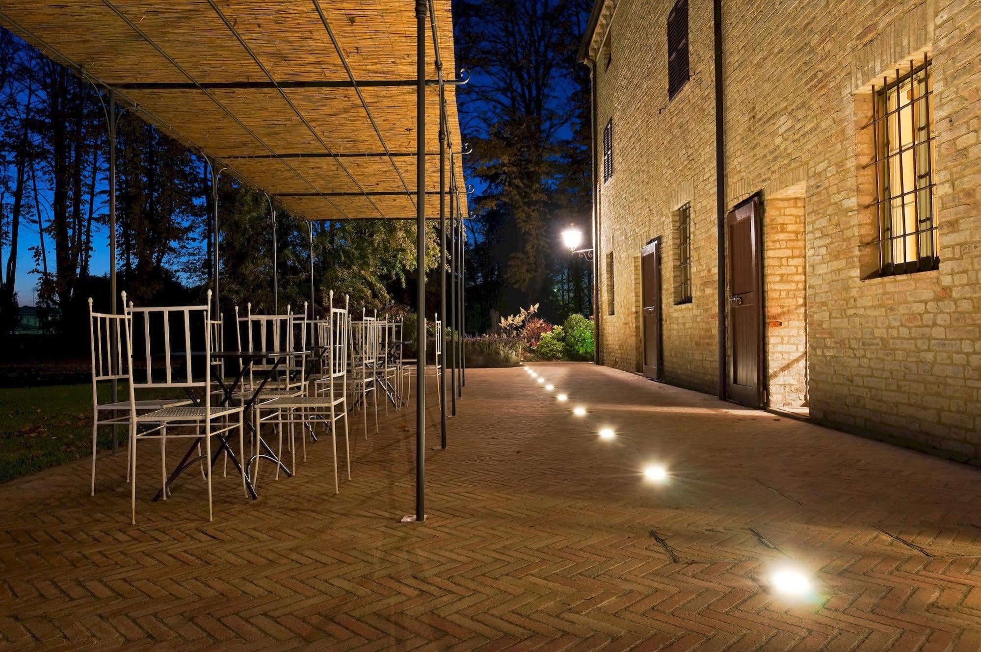 Locanda Del Re Guerriero San Pietro in Cerro ภายนอก รูปภาพ